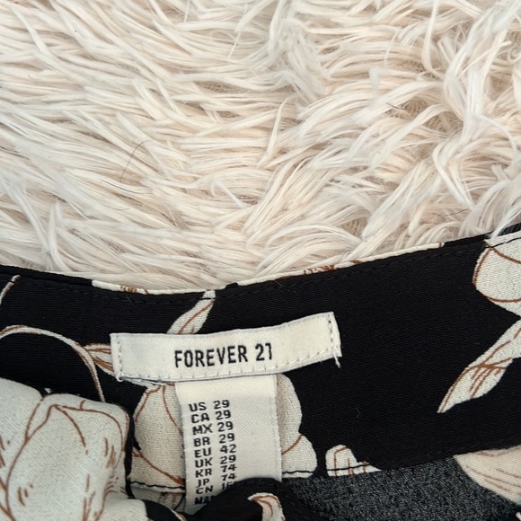 New with tags floral skort - Picture 4 of 7